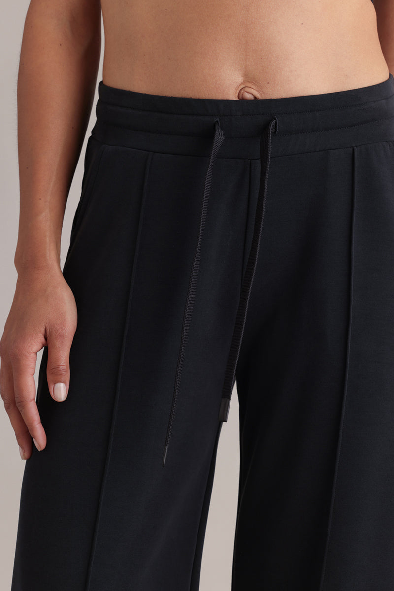 Lux Trackpants Black