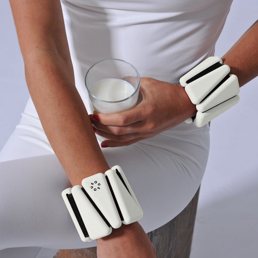 SouSou adjustable fitness weights for ankles and wrists in a set (2 x 0.5 kg) - snow / white